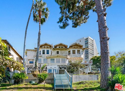 207 Ocean Ave, Santa Monica, CA, 90402 | Card Image