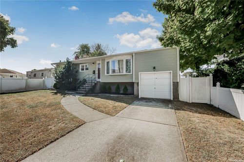 5 Birch Lane, Farmingdale, NY, 11735 | Card Image