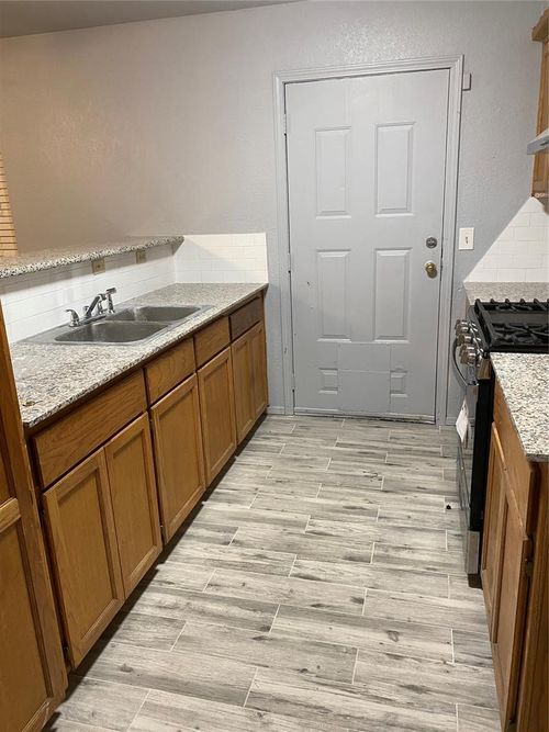 1520 Patricia Dr, Midwest City, OK, 73130-1637 | Card Image