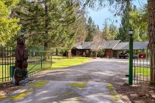 122 Carlos Ave, Rogue River, OR, 97537-9637 | Card Image