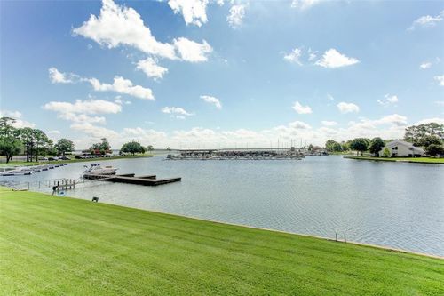 11126 Twain Dr, Montgomery, TX, 77356-5603 | Card Image