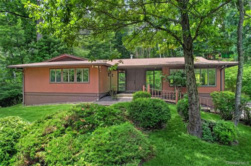 9 Tamarack Ln, Pomona, NY, 10970-2005 | Card Image
