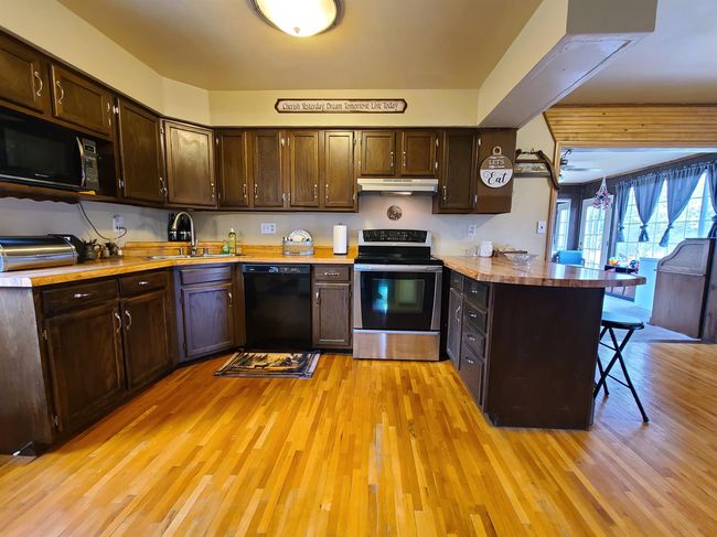 N5665 Dunning Rd, House other with 3 bedrooms, 2 bathrooms and null parking in Pardeeville WI | Image 9