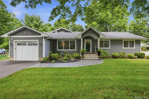 7 Cramer Rd, Rhinebeck, NY, 12572-1103 | Card Image