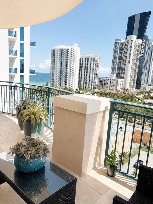 ph2-17555 Atlantic Blvd, Sunny Isles Beach, FL, 33160-2993 | Card Image