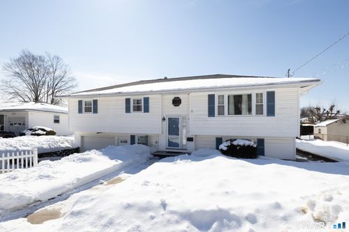 65 Rosengarten Dr, Waterbury, CT, 06704-1642 | Card Image