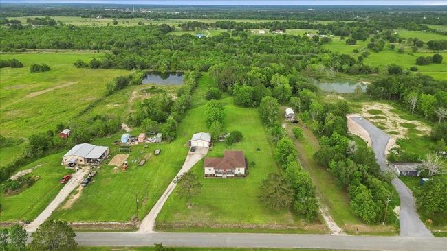 13872 Shellhammer Rd, House other with 4 bedrooms, 2 bathrooms and 3 parking in Winnie TX | Image 29