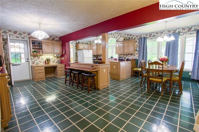 581 N Fork New River Rd, House other with 4 bedrooms, 3 bathrooms and null parking in Lansing NC | Image 13