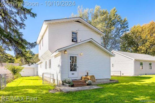 807 Clinton Street, Algonac, MI, 48001 | Card Image