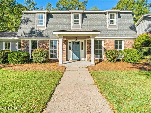 215 Wildwood Trce, Hattiesburg, MS, 39402-2355 | Card Image