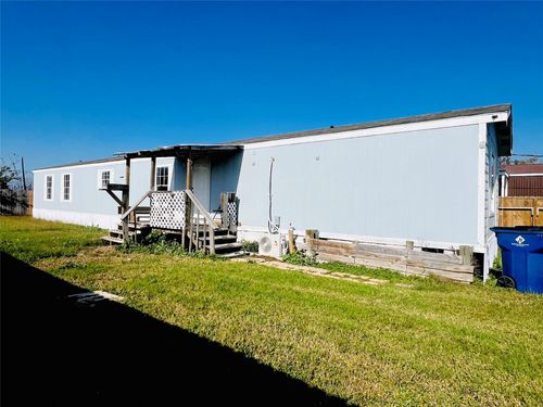 2525 Oyster Creek Bnd, Oyster Creek, TX, 77541-7924 | Card Image