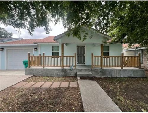 230 Houston St, Aransas Pass, TX, 78336-2619 | Card Image
