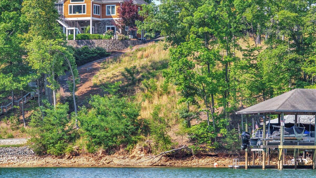 Land in Penhook 3