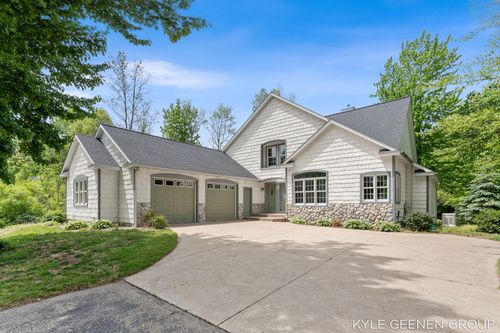 4742 64th St, Holland, MI, 49423-8980 | Card Image