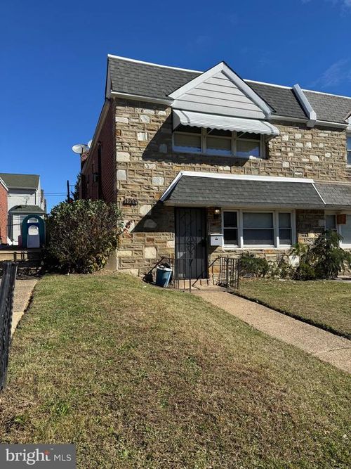 1705 Solly Ave, Philadelphia, PA, 19152-2624 | Card Image