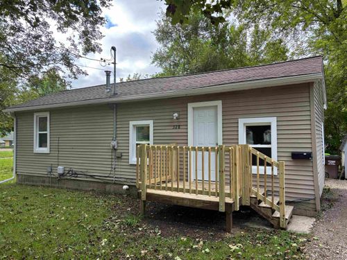 328 Bristol St, Adrian, MI, 49221-2202 | Card Image