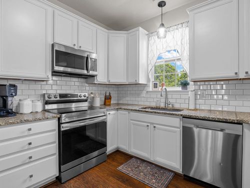 15 Camrose Dr, Greer, SC, 29651-1913 | Card Image