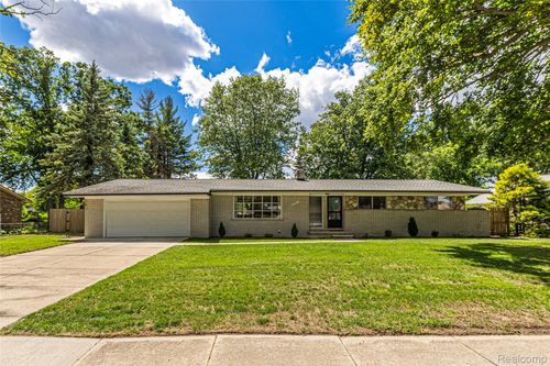 25801 Pine View Avenue, Warren, MI, 48091 | Card Image