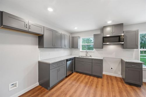 b-7804 Crestview Dr, Houston, TX, 77028-2504 | Card Image