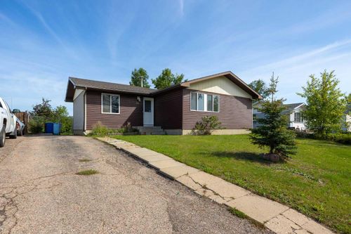 34 Bell Crescent, Fort Mcmurray, AB, T9H1K8 | Card Image