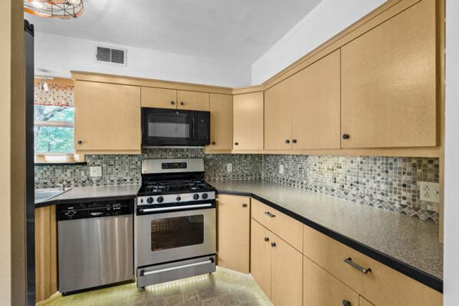 Kitchen | Image 12