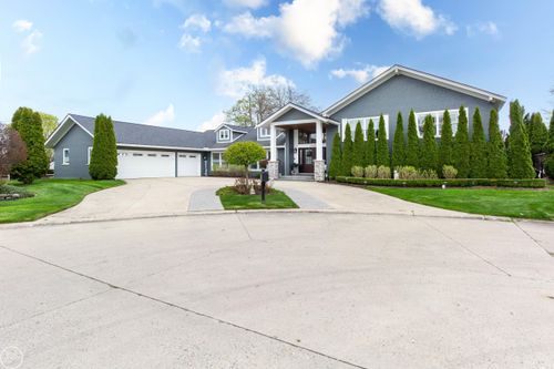 29303 S Seaway Ct, Harrison Township, MI, 48045-2776 | Card Image