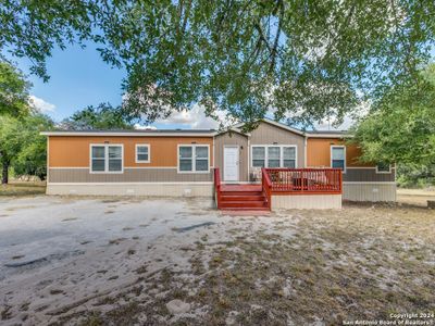 277 County Road 7812, House other with 4 bedrooms, 2 bathrooms and null parking in Natalia TX | Image 1