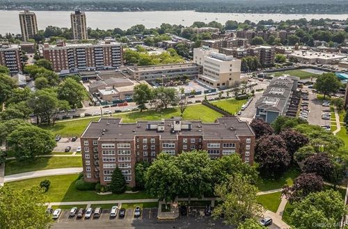 apt-4b-211 18th Ave, Bayside, NY, 11360-1509 | Card Image