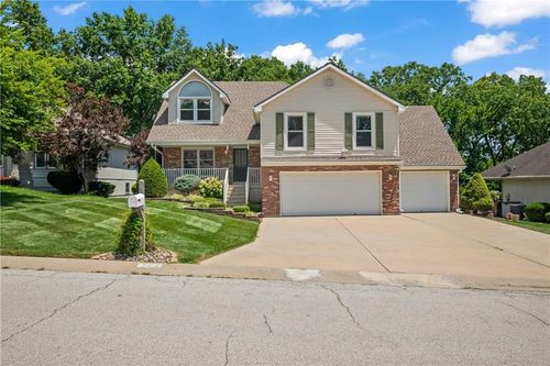 3329 Gateway Dr, Independence, MO, 64057-3329 | Card Image