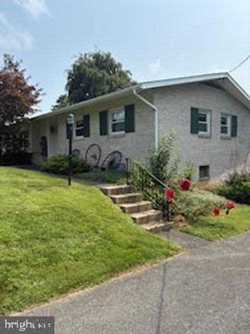 361 N Church St, ROBESONIA, PA, 19551-9708 | Card Image