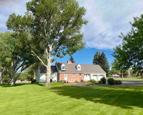 460 Country Club Dr, Riverton, WY, 82501-6227 | Card Image