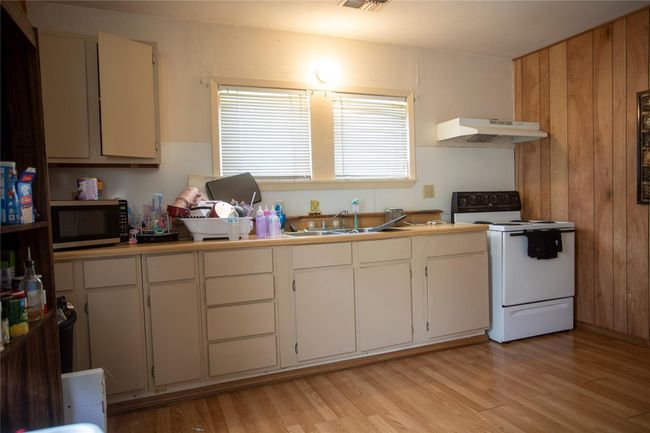 10553 S State Highway 71, House other with 7 bedrooms, 3 bathrooms and 3 parking in Danevang TX | Image 7