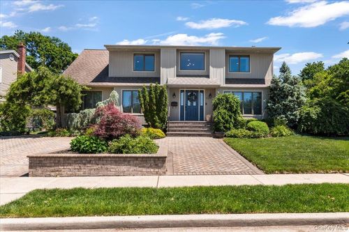 37 Sylvia Rd, Plainview, NY, 11803-6439 | Card Image