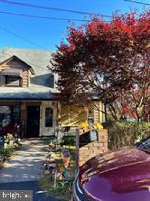 31 Lower Beechwood Ave, POTTSVILLE, PA, 17901-8926 | Card Image