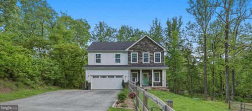 580 Dey Dr, HARPERS FERRY, WV, 25425-6448 | Card Image