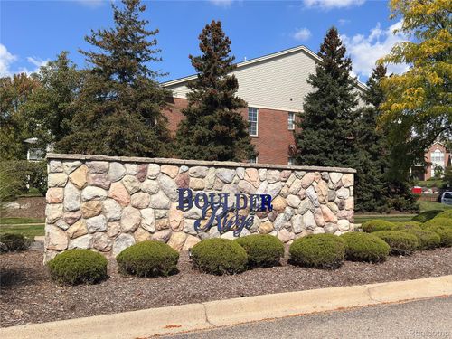 1772 Flagstone Cir, Rochester, MI, 48307-6094 | Card Image