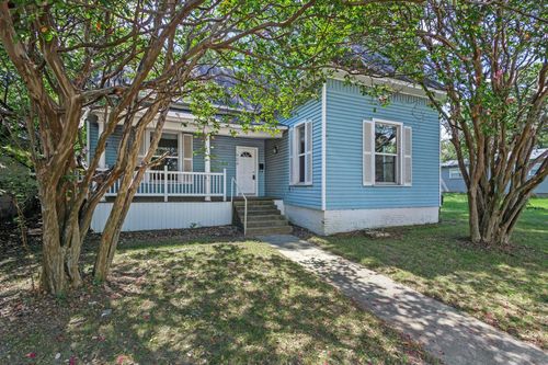 904 W Shepherd St, Denison, TX, 75020-5110 | Card Image