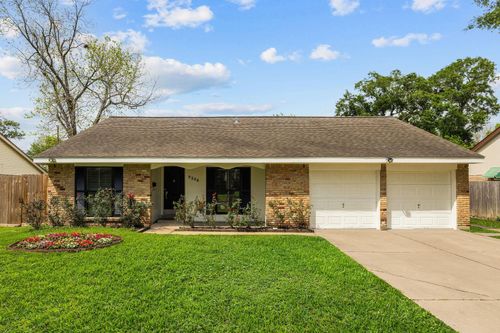 9238 Rockhurst Dr, Houston, TX, 77080-2930 | Card Image