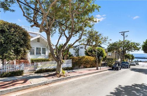 214 Dahlia Ave, Corona del Mar, CA, 92625-2815 | Card Image