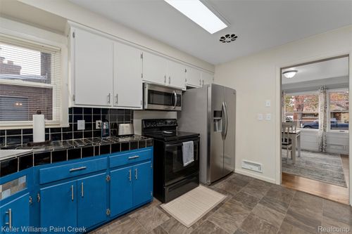 2439 22nd St, Wyandotte, MI, 48192-4429 | Card Image