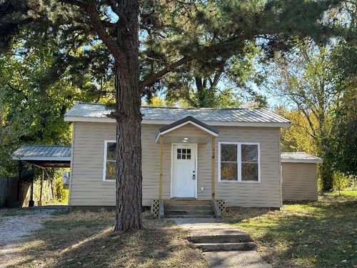 320 W North St, Mountain Grove, MO, 65711-1925 | Card Image