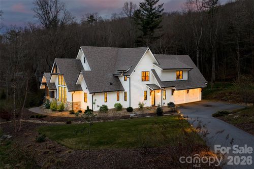 450 Barrington Dr, Asheville, NC, 28803-8846 | Card Image