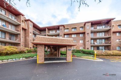 219 - 101 Old Oak Road, Condo with 2 bedrooms, 2 bathrooms and 1 parking in Buffalo Grove IL | Image 1