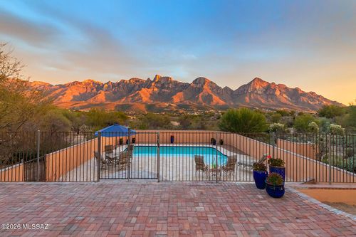 11402 N 1st Ave, Oro Valley, AZ, 85737-9747 | Card Image