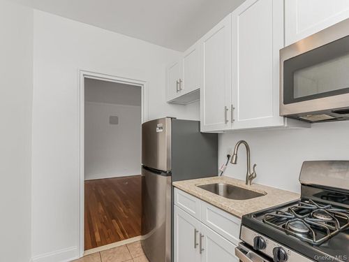 57-55 E 190, New York, NY, 10468 | Card Image