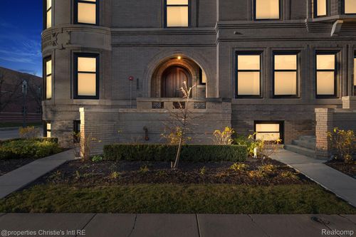 unit-b-203 Erskine St, Detroit, MI, 48201-2804 | Card Image