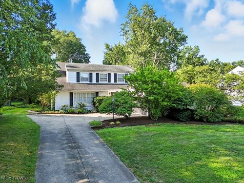 3180 Somerset Dr, Shaker Heights, OH, 44122-3813 | Card Image