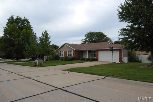 1620 Dahlia Ct, Saint Charles, MO, 63303-4605 | Card Image