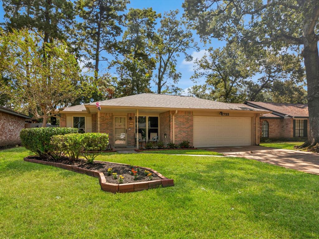 Foliage Green Dr, Kingwood, TX 77339