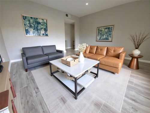 apt-135-8100 Creekbend Dr, Houston, TX, 77071-1532 | Card Image